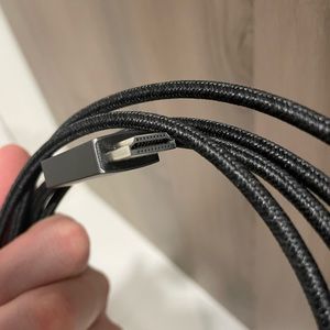 UNI‎ USB-C TO HDMI CABLE 6FT BLACK